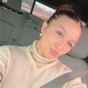 Meet your Posher, Logan